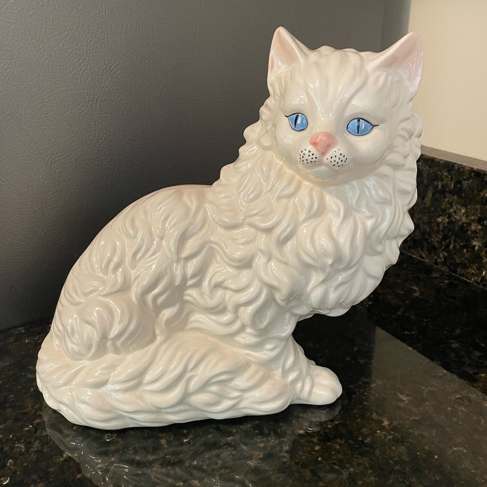 Vintage Alberta’s Mold 1977 MCM Ceramic Cat